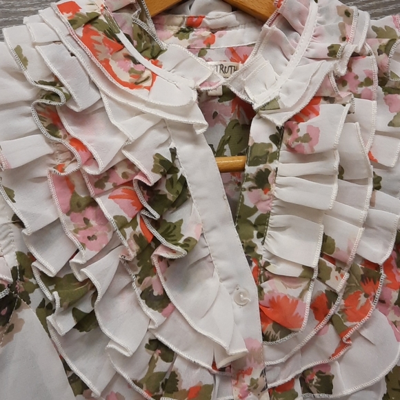 Live 4 Truth ruffles summer floral top - Picture 3 of 8